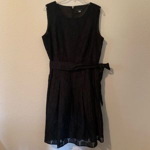 Tommy Hilfiger black size 14